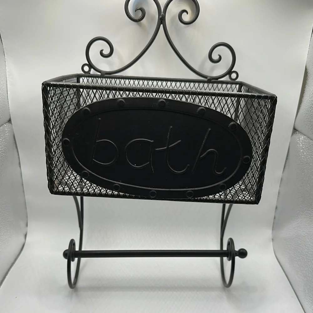 Black Metal Bath Wall Rack